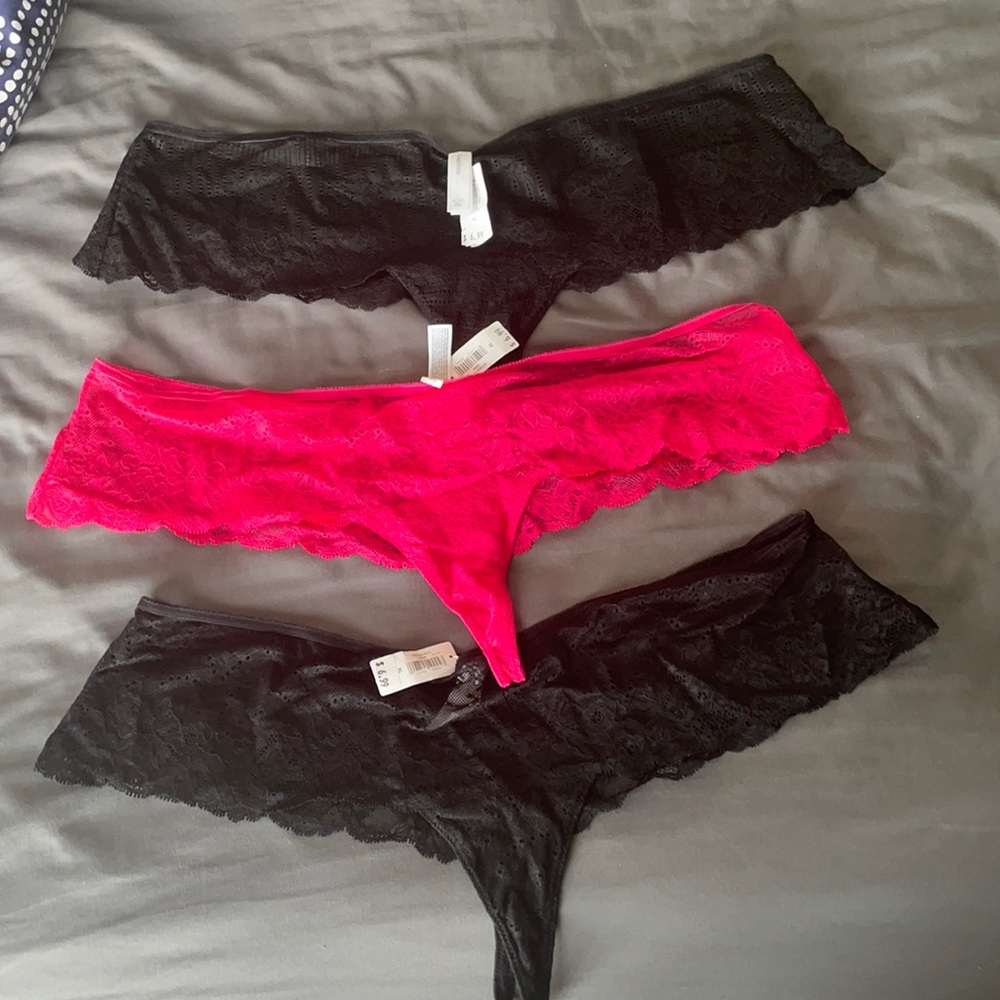 Gap NWT lace hipster thongs